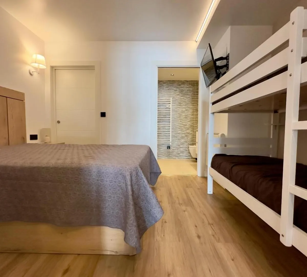 Frontera Blanca Superior Apartamento Pas De La Casa Andorra